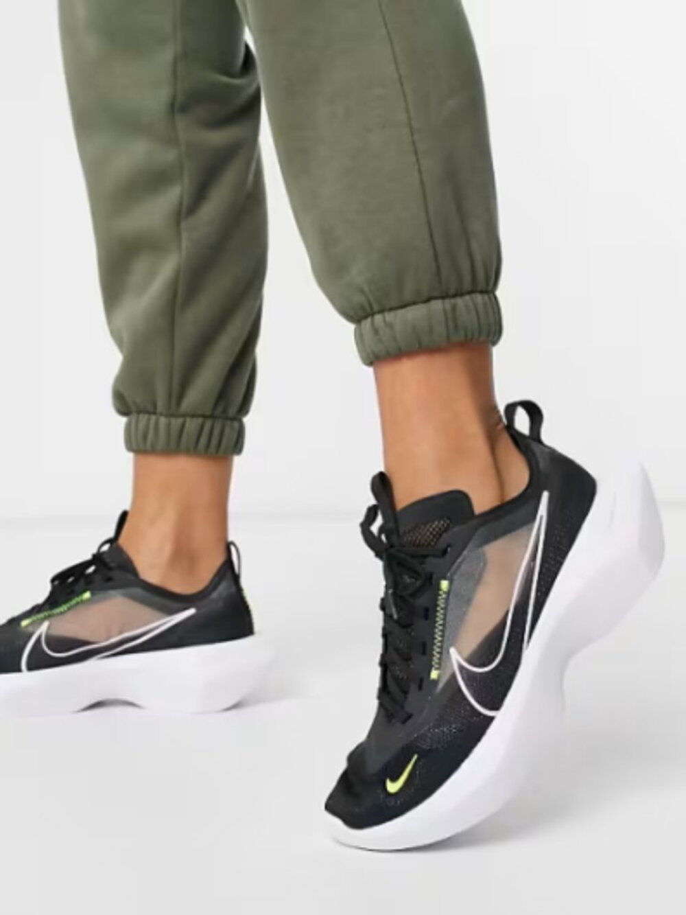 Nike Vista Lite Women's Sneaker Size 8